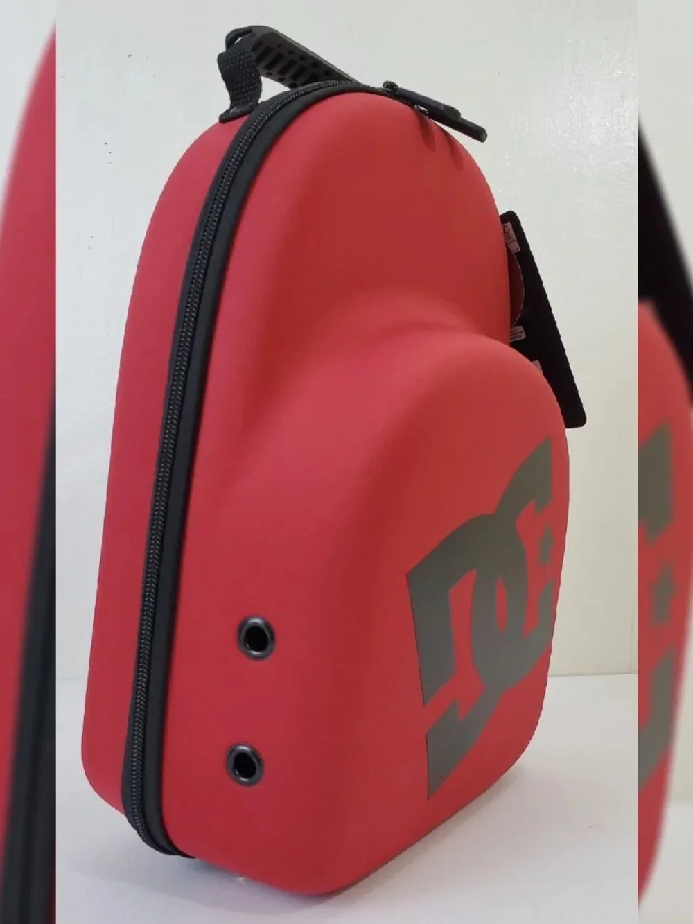 DC TRAVEL CASE HATS MEN'S STORE CARRIER BAG ORGANIZER BAG BIG LOGO RED